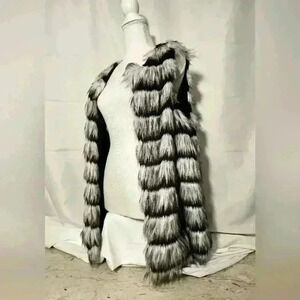 Signature Studios Women Faux Fur Vest Black White Size Large
